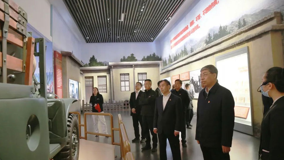 【學(xué)思想、強(qiáng)黨性、重實(shí)踐、建新功】北汽集團(tuán)丨聚焦四條“主線” 扎實(shí)開展主題教育